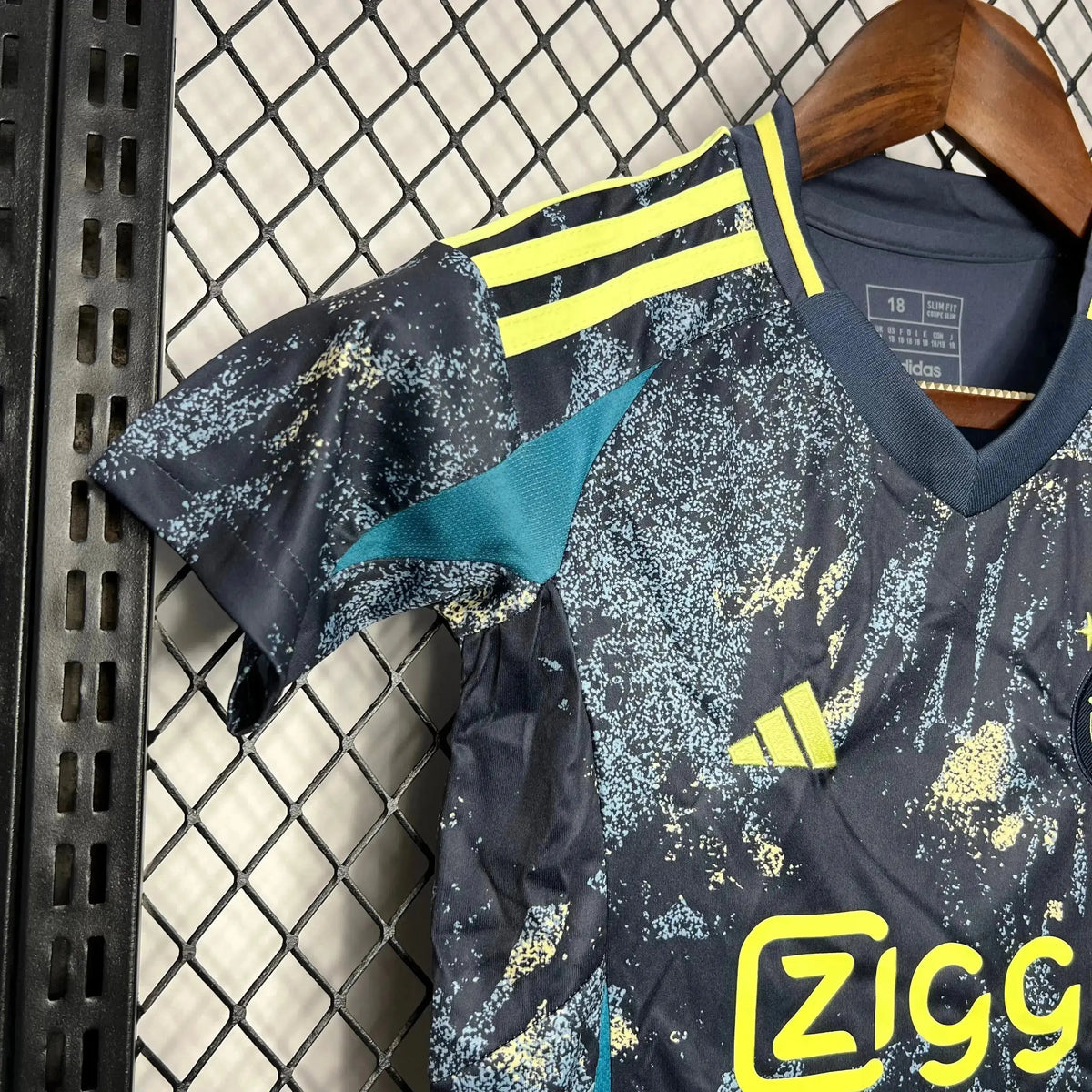 MAILLOT ENFANT AJAX EXTERIEUR 2024/2025 YamaKits Foot