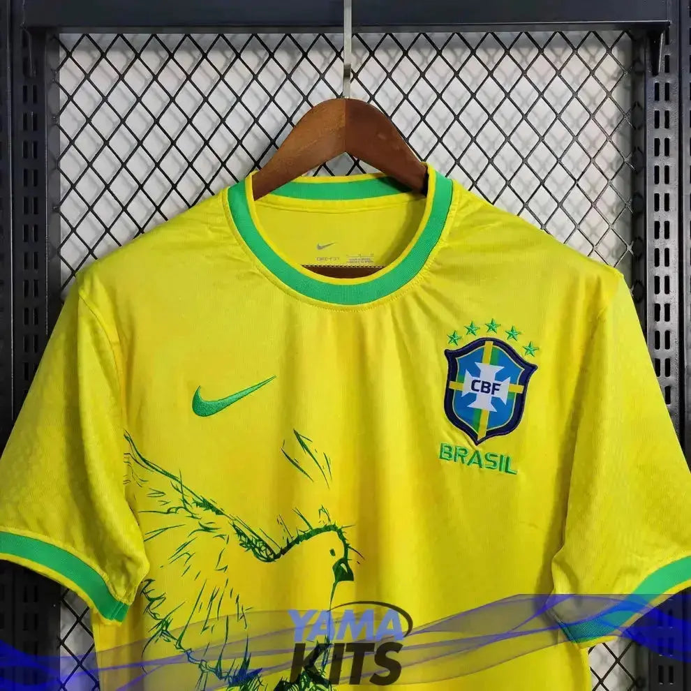 Maillot Brésil/ Brazil Concept « oiseaux jaune » 2024 YamaKits Foot