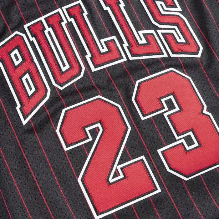 Maillot NBA Michael Jordan Chicago Bulls Noir 1996-97 Mitchell & Ness - Édition Alternate YamaBasketball