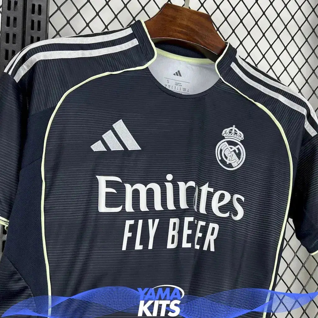 Maillot Real Madrid extérieur 2025/2026 YamaKits Foot