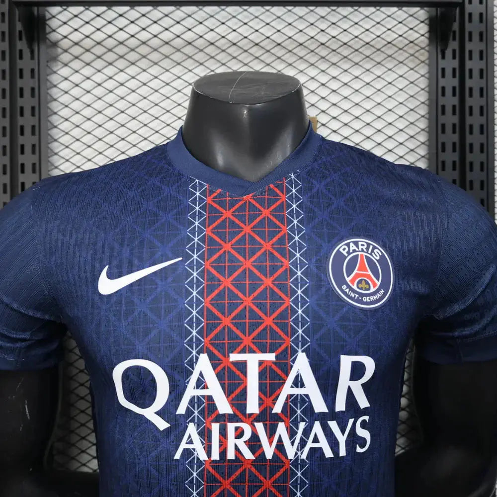 MAILLOT PARIS SG DOMICILE 2025/2026 Version Player YamaKits Foot