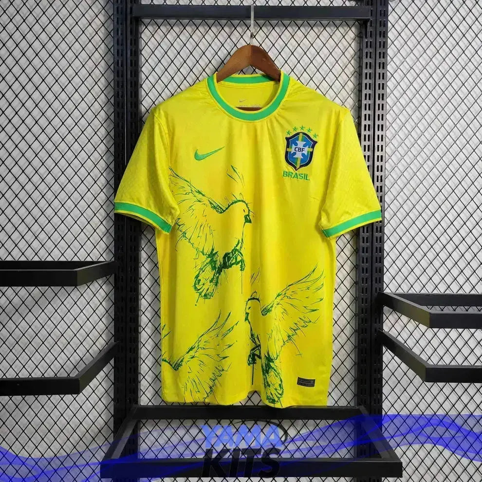Maillot Brésil/ Brazil Concept « oiseaux jaune » 2024 YamaKits Foot