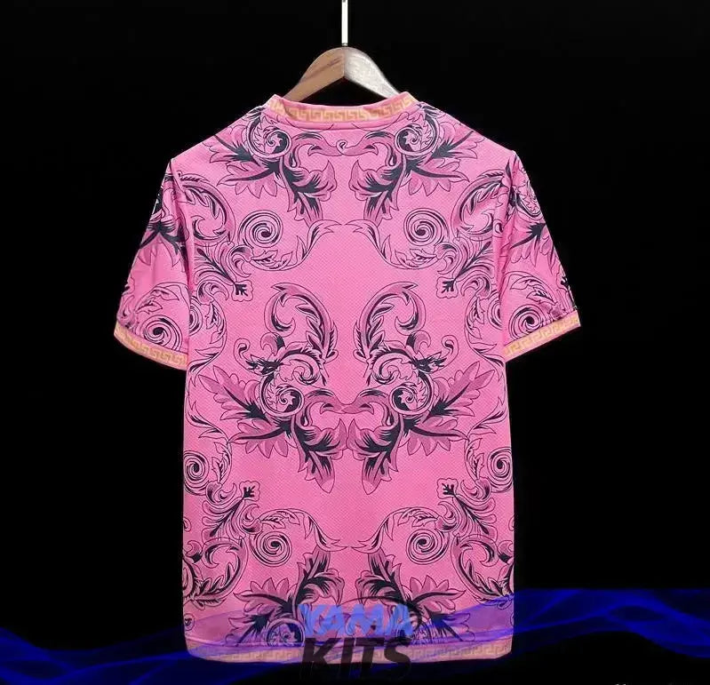Maillot Italie Versace Édition spéciale « Rose » 2023/2024 YamaKits Foot