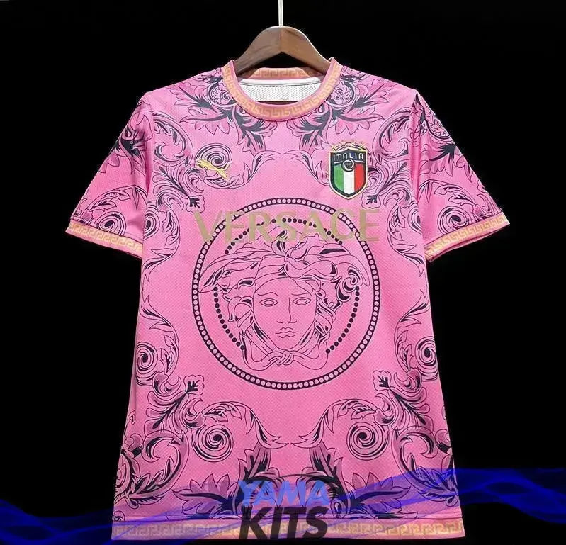Maillot Italie Versace Édition spéciale « Rose » 2023/2024 YamaKits Foot