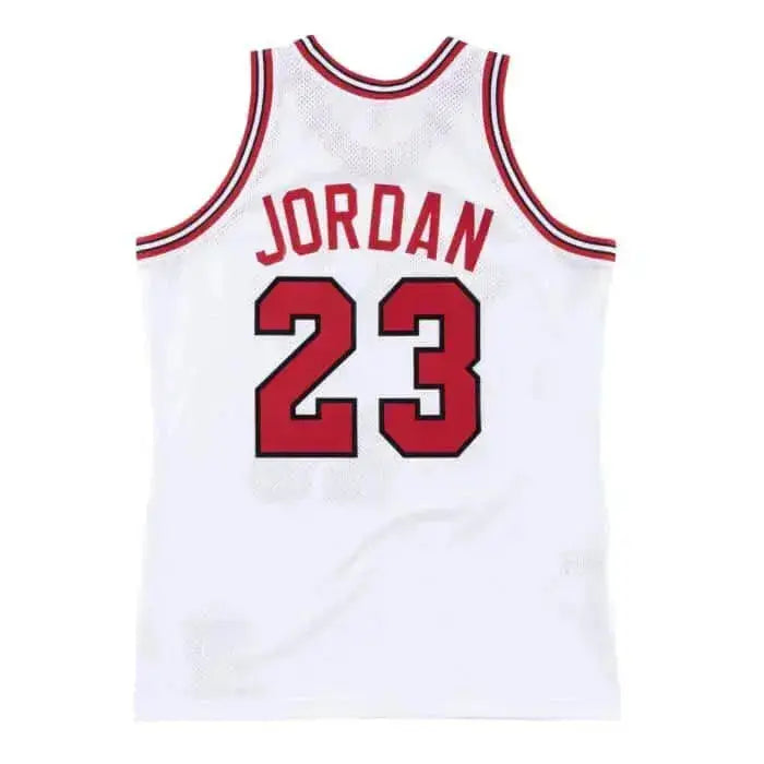 Maillot NBA Michael Jordan Chicago Bulls Blanc '84 Mitchell & Ness - Édition Domicile YamaBasketball