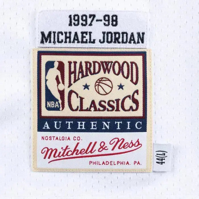 Maillot NBA Michael Jordan Chicago Bulls Blanc '97 Mitchell & Ness - Édition Domicile YamaBasketball