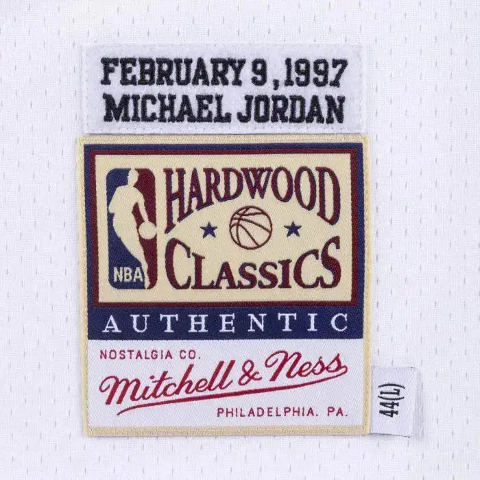 Maillot NBA Michael Jordan Chicago Bulls Blanc et Rouge '97 Mitchell & Ness YamaBasketball