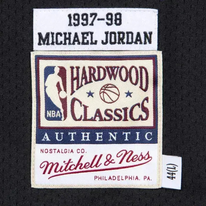 Maillot NBA Michael Jordan Chicago Bulls Noir '97 Mitchell & Ness - Édition Road YamaBasketball