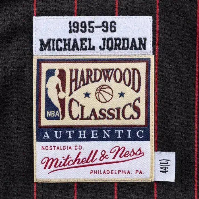 Maillot NBA Michael Jordan Chicago Bulls Noir à Rayures '95 Mitchell & Ness - Édition Road YamaBasketball
